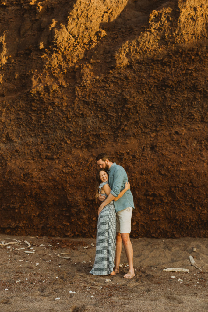 maui photographer sunset couple photos couple laughing on the beach