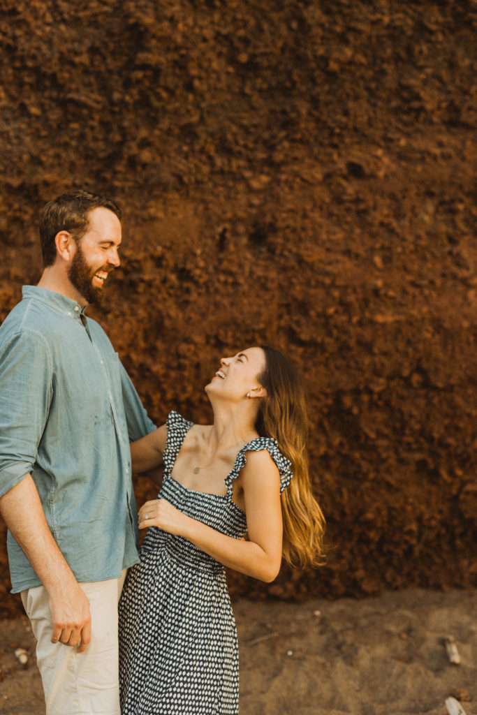 maui photographer sunset couple photos couple laughing on the beach