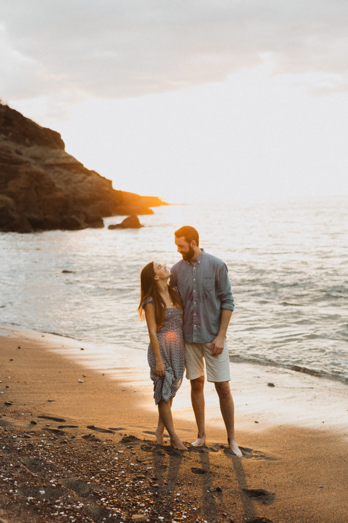 maui photographer sunset couple photos couple laughing on the beach